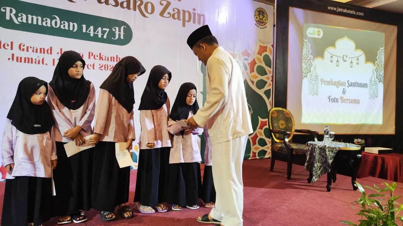 Pemberian santunan kepada anak yatim piatu